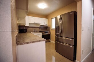 11425 NW 4th Terrace in Miami, FL - Building Photo - Building Photo
