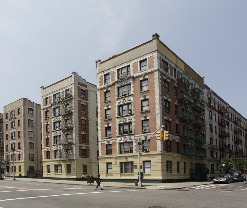 1071-1079 St Nicholas Ave in New York, NY - Building Photo