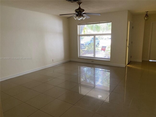 11101 NW 39th St in Coral Springs, FL - Building Photo - Building Photo