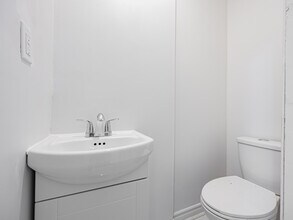 122 Maybourne Ave in Toronto, ON - Building Photo - Building Photo