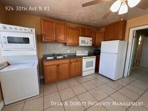 924 30th Ave N in St. Petersburg, FL - Building Photo - Building Photo