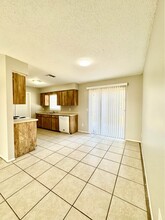 166 Rosedale Dr in Deltona, FL - Building Photo - Building Photo