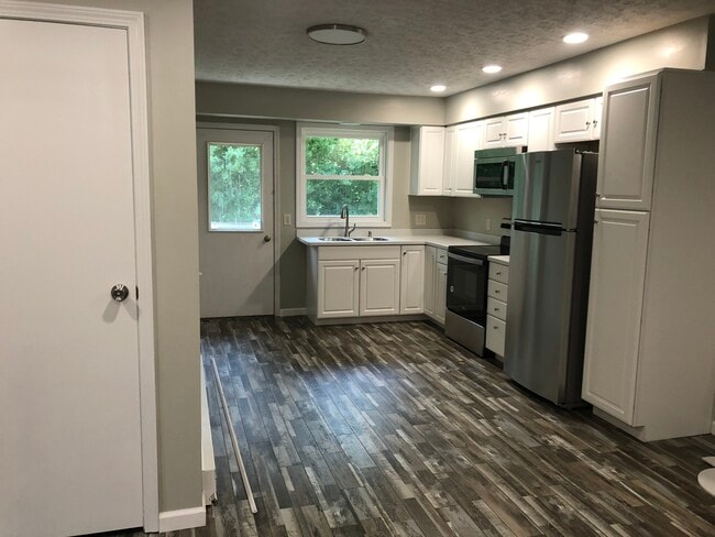 396 Autumnwood Dr, Unit 396 Autumnwood Dr Apt B