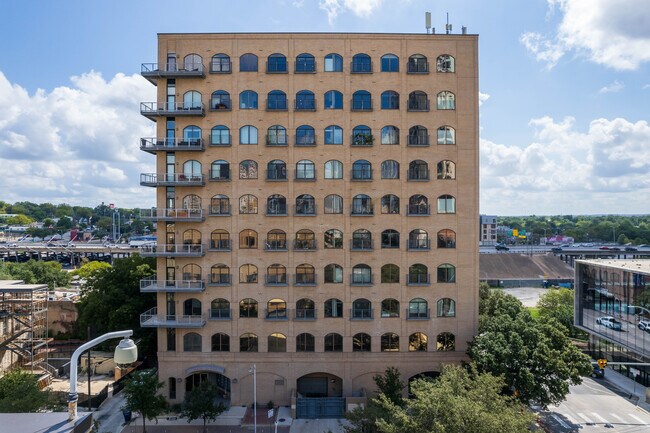 Sabine on Fifth in Austin, TX - Building Photo - Building Photo