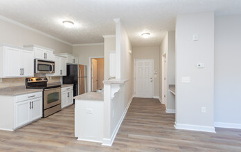 Summerlyn Cottages in Fayetteville, NC - Building Photo - Interior Photo