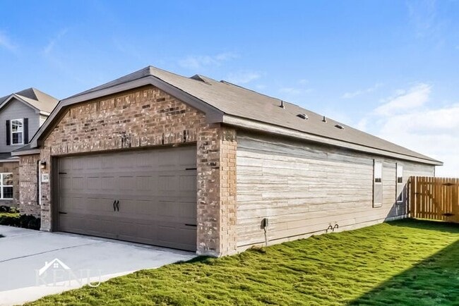 17045 Dusty Boots Ln in Elgin, TX - Building Photo - Building Photo