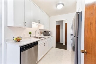 5 Forrest Ave E in Dauphin, MB - Building Photo - Building Photo