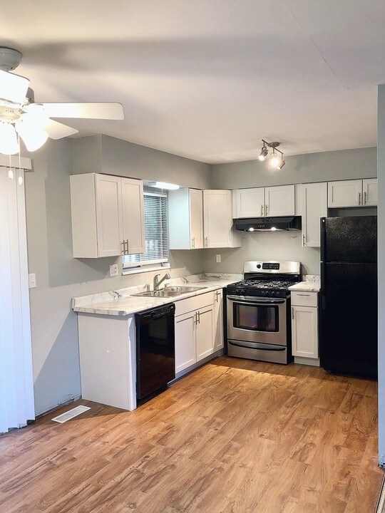 676 Delaware Ave-Unit -32 in Terre Haute, IN - Building Photo