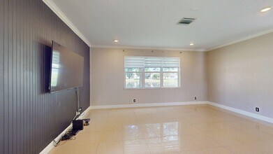 113 Canterbury Pl in Royal Palm Beach, FL - Building Photo - Building Photo