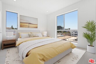 11727 Kiowa Ave in Los Angeles, CA - Building Photo - Building Photo