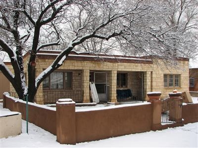 214 Tesuque in Santa Fe, NM - Foto de edificio