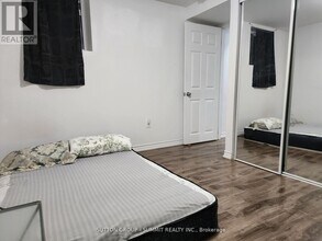 1525 Willow Way in Mississauga, ON - Building Photo - Building Photo