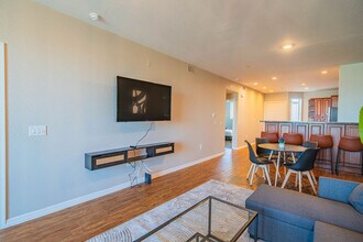 1275 E University Dr in Tempe, AZ - Building Photo - Building Photo