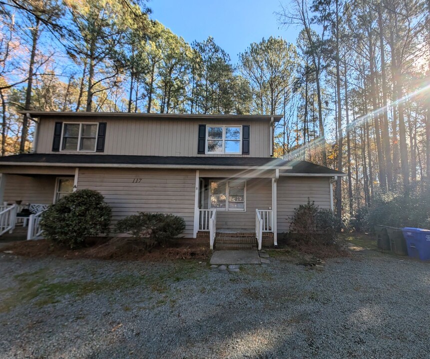 117 Forsyth Dr in Chapel Hill, NC - Building Photo