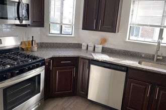 Edison Woods in Edison, NJ - Building Photo - Building Photo