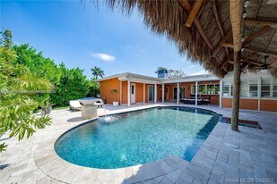 1309 Funston St, Unit Apt 109 in Hollywood, FL - Building Photo