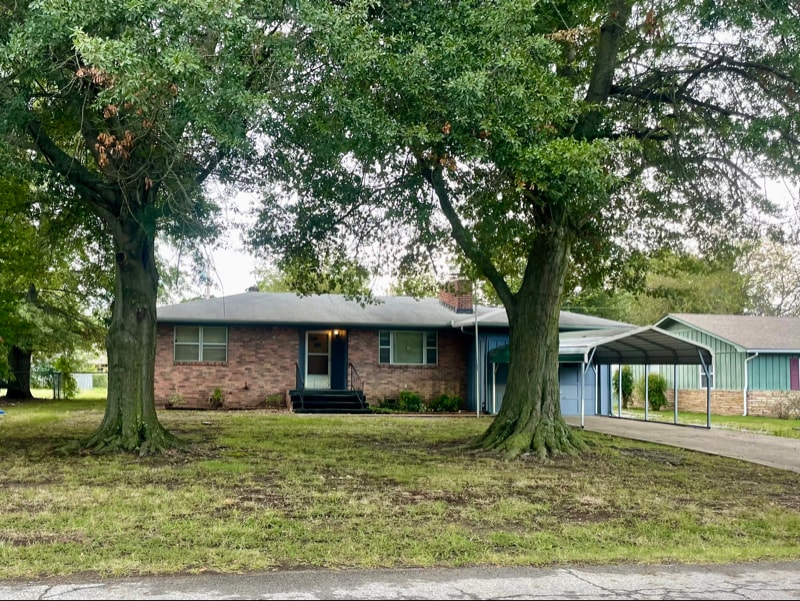 1108 S Mill St in Grove, OK - Building Photo