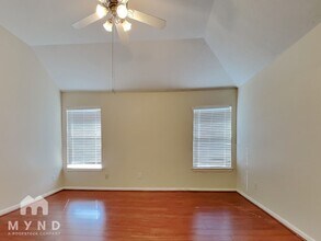 807 Forest Star in Houston, TX - Foto de edificio - Building Photo