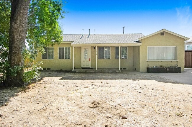 property at 4718 N E St