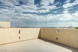 10717 Red Badge Ave in Las Vegas, NV - Building Photo - Building Photo