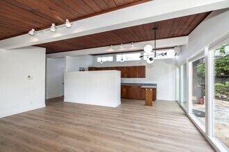 994 Van Auken Cir in Palo Alto, CA - Building Photo - Building Photo