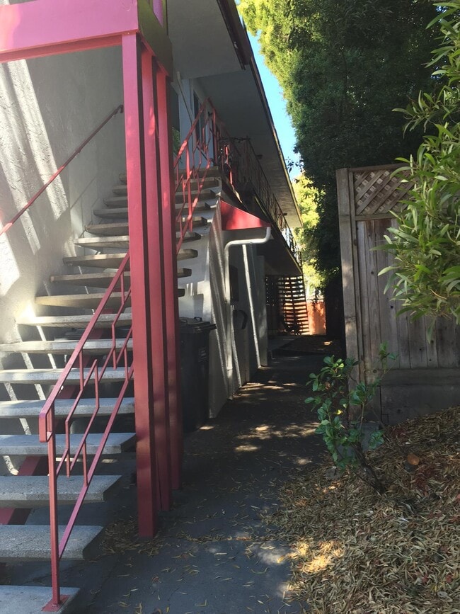 2009 McGee Ave, Unit 2