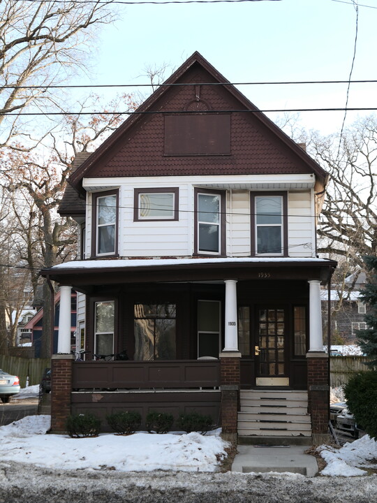 1935 University Ave, Unit Apt 2 in Madison, WI - Foto de edificio