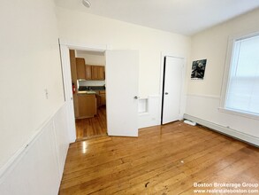 1 Folsom Ave, Unit 2 in Boston, MA - Building Photo - Building Photo