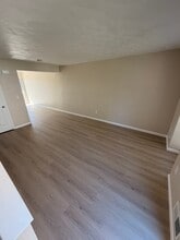 1011 Pinoak Ct in East Pittsburgh, PA - Building Photo - Building Photo