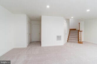 7425 Seneca Ridge Dr in McLean, VA - Building Photo - Building Photo