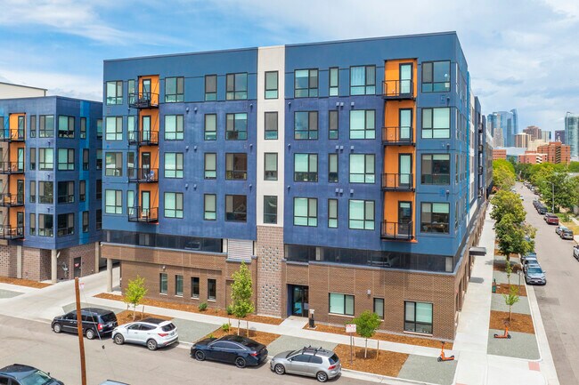 Nita Santa Fe in Denver, CO - Foto de edificio - Building Photo