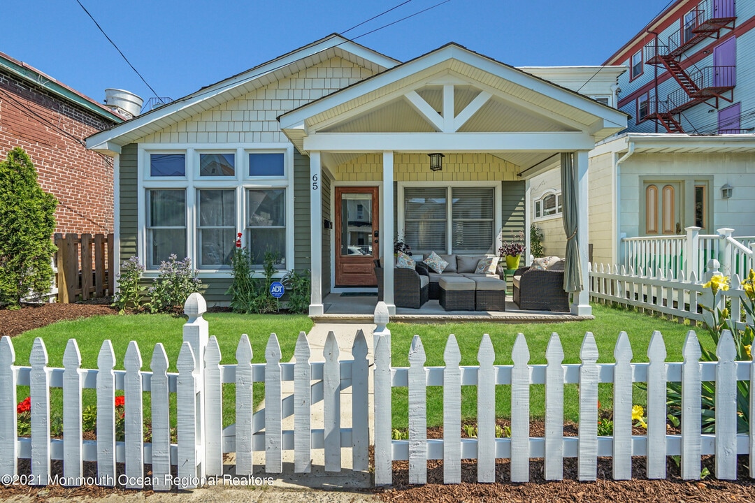 65 Heck Ave in Ocean Grove, NJ - Building Photo