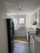 9215 Ravenwing Dr in Charlotte, NC - Foto de edificio - Building Photo