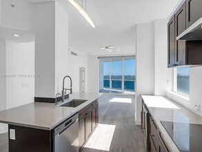 725 NE 22nd St in Miami, FL - Building Photo - Building Photo