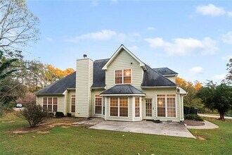 888 Saddlebred Way in Sugar Hill, GA - Building Photo - Building Photo