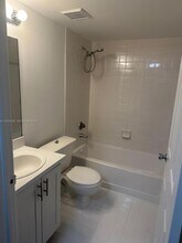 9777 Nob Hill Ct in Sunrise, FL - Building Photo - Building Photo