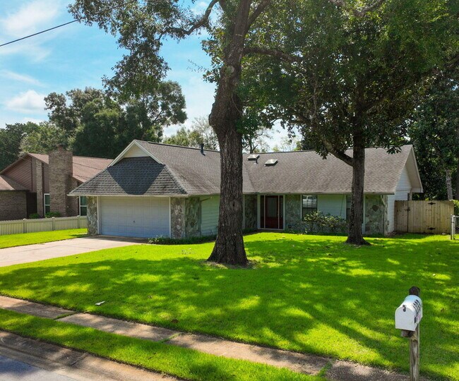 property at 1237 Rhonda Dr