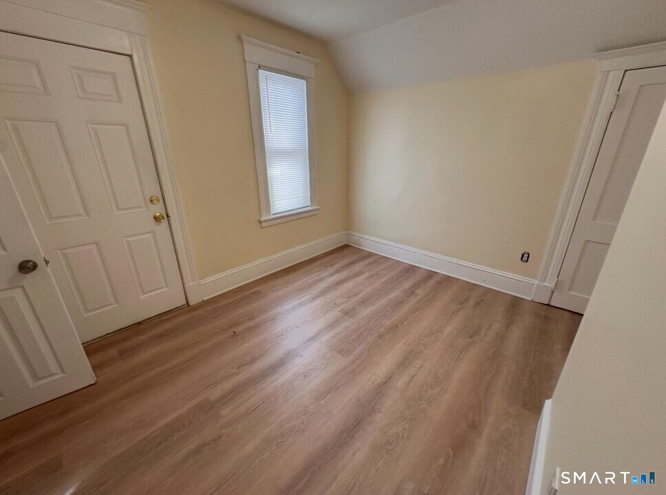 149 Glen St in New Britain, CT - Building Photo