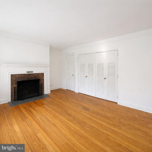 property at 9 Palmer Square W