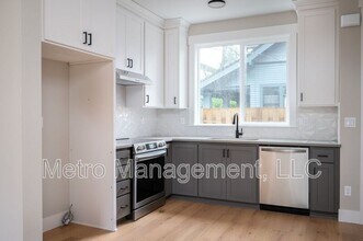 3182 SE 62nd Ave in Portland, OR - Building Photo - Building Photo