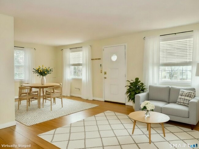 12 W Rocks Rd in Norwalk, CT - Building Photo - Building Photo