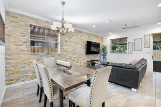 25280 SW 119th Ave in Homestead, FL - Foto de edificio - Building Photo