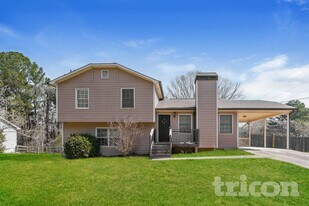 2651 Pine Log Way in Buford, GA - Building Photo