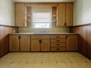 1609 W Memorial Dr in Muncie, IN - Building Photo - Building Photo