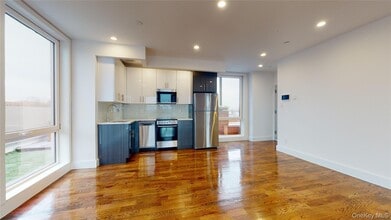 138-28 Queens Blvd in Queens, NY - Building Photo - Building Photo