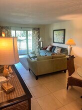 29130 Bay Hollow Dr, Unit 2 Bedroom Condo in Zephyrhills, FL - Building Photo - Building Photo