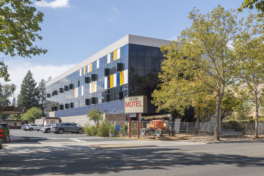 Residency in Sacramento, CA - Building Photo