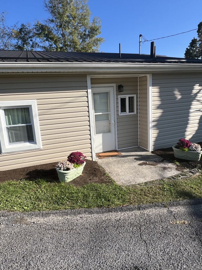 649 Vance St in Bristol, VA - Foto de edificio - Building Photo