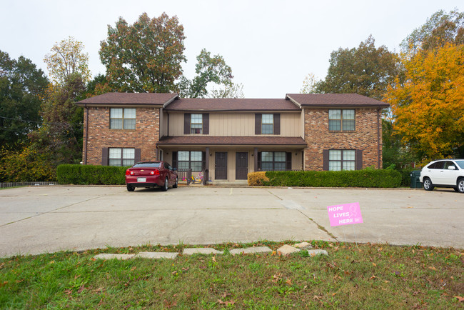 284 Rue Le Mans Dr in Clarksville, TN - Foto de edificio - Building Photo