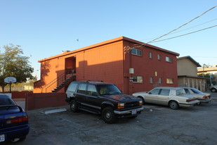 Por Robins Nest Apartments in Las Vegas, NV - Building Photo